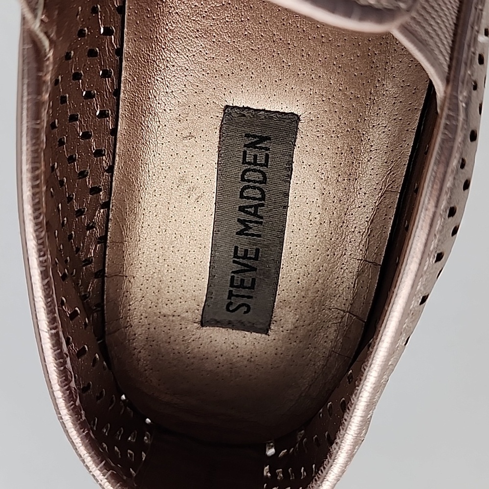 Steve Madden Women's Slip On Flat Shoes Perforated Rose Gold Size 9M - Picture 11 of 13